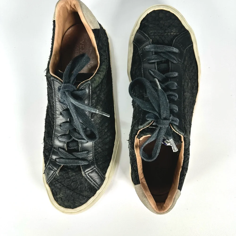 Veja Black Women’s Bastille Low Tilapia skin Sneakers